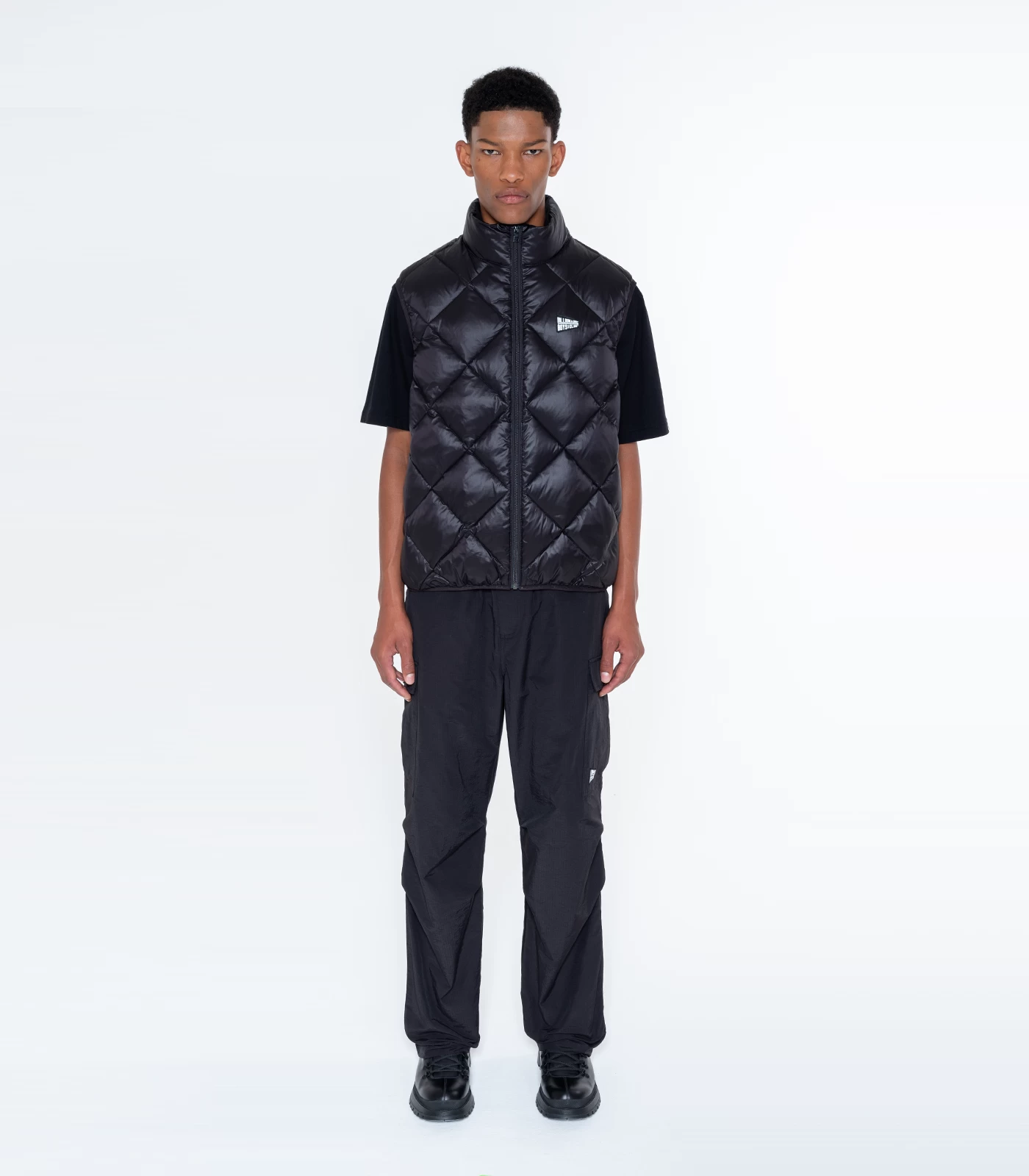 QUILTED LIGHTWEIGHT DOWN VEST - BLACK 3 QUILTED LIGHTWEIGHT DOWN VEST - BLACK - Image 3