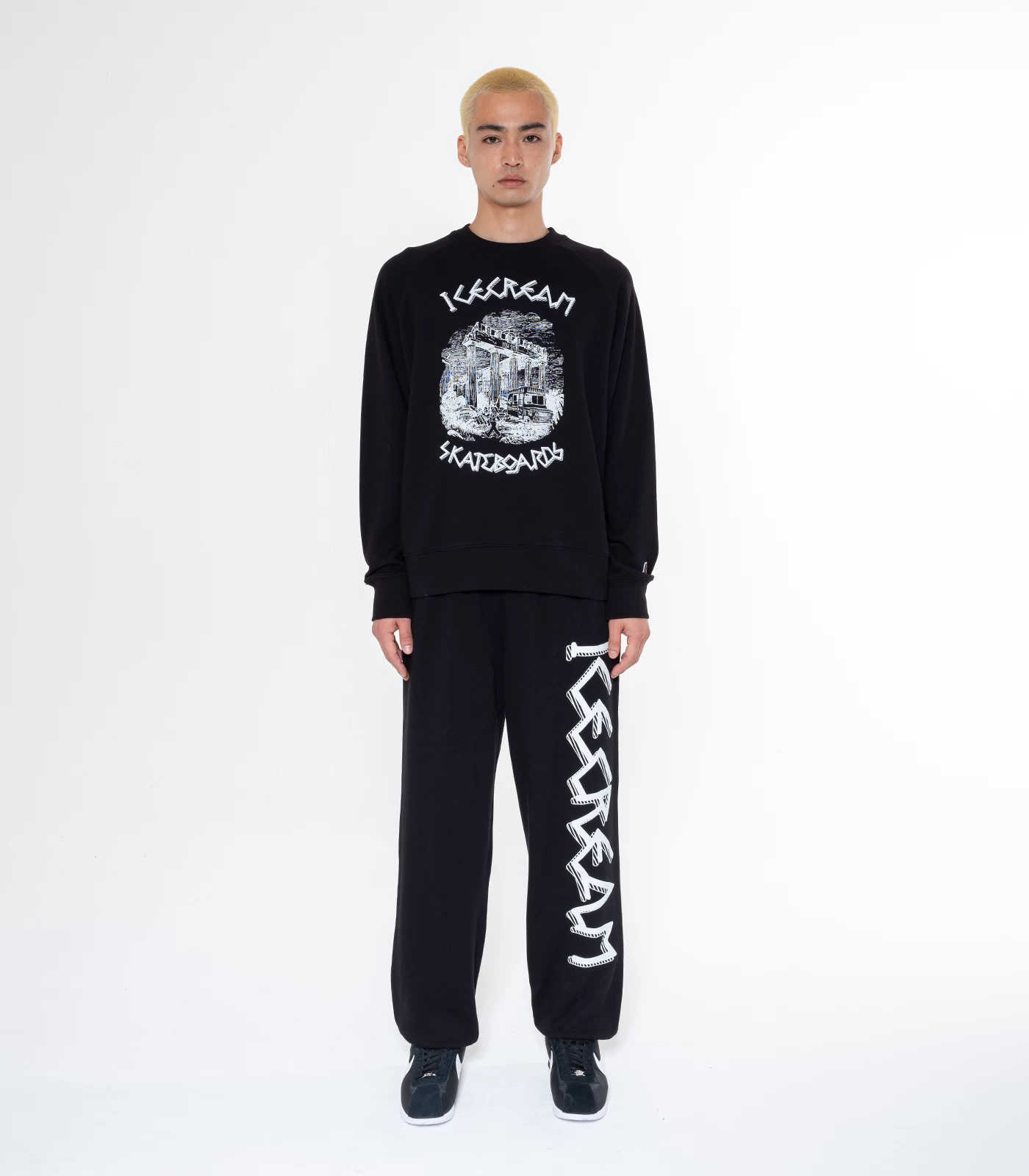 ANCIENT CREWNECK - BLACK 3 ANCIENT CREWNECK - BLACK - Image 3